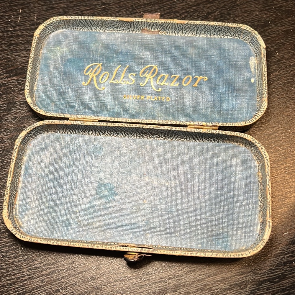 Vintage Silver and Blue Rolls Razor Case - Picture 13 of 13
